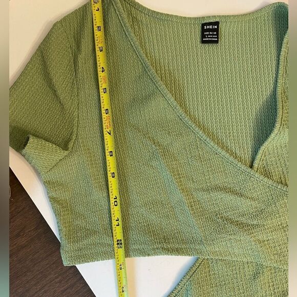 SHEIN Short set with Wrap Knot Back Crop Top - Picture 10 of 12